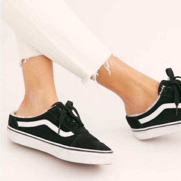 Vans Shoes - Vans Skater Old Skool Mule (Sued) Black/Sherpa Faux Fur Women’s Size 6.5
